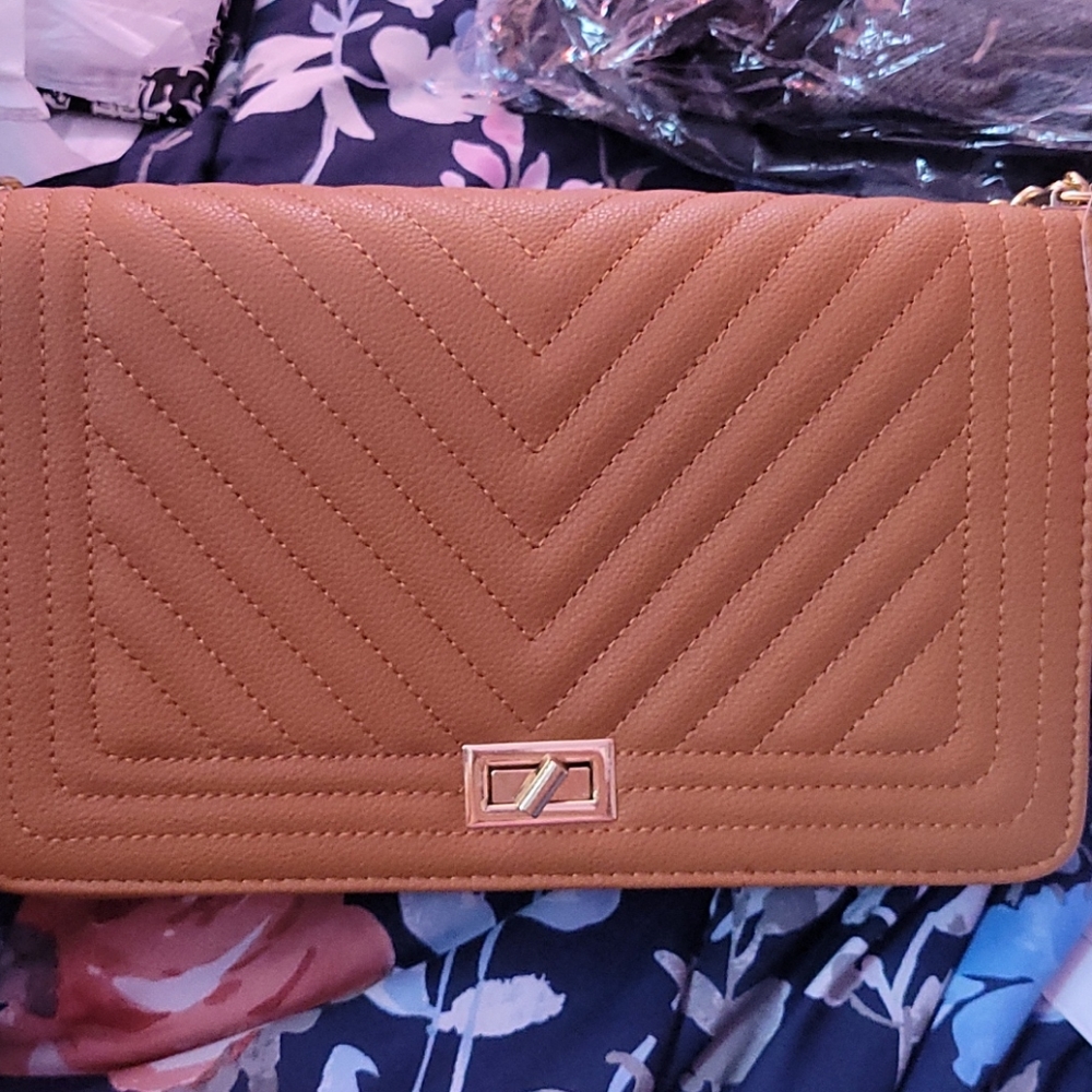 Carmel purse with chain for crossbody
